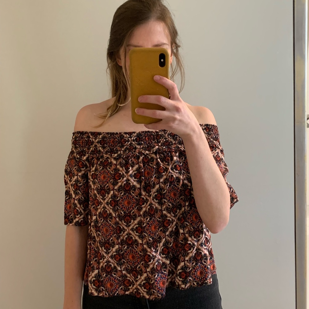 Topshop off the shoulder floral top US 4